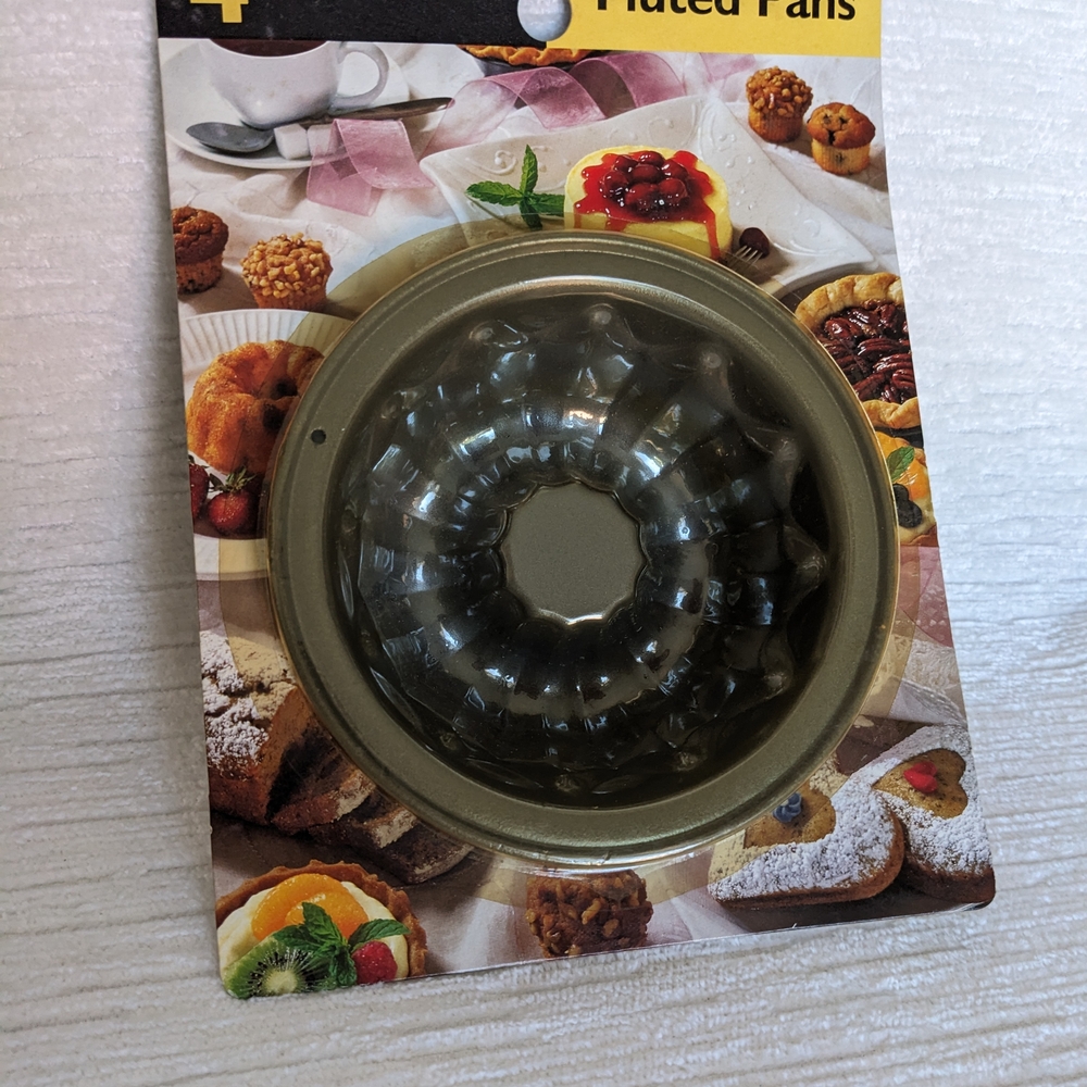 Fluted Pans Set Of 4; Non Stick Steel Vintage New BRADSHAW 04381